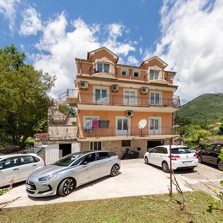 Apartments Pelle Тиват Екстериор снимка