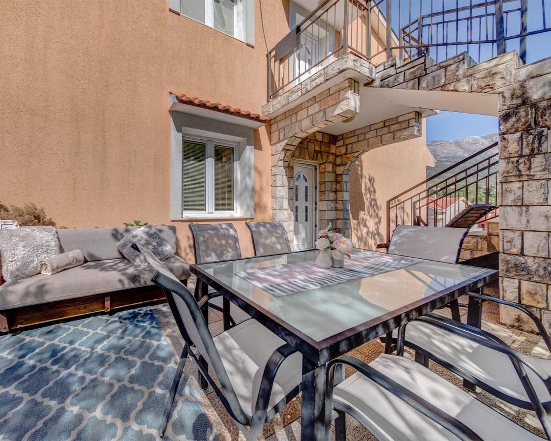 Apartments Pelle Тиват Екстериор снимка