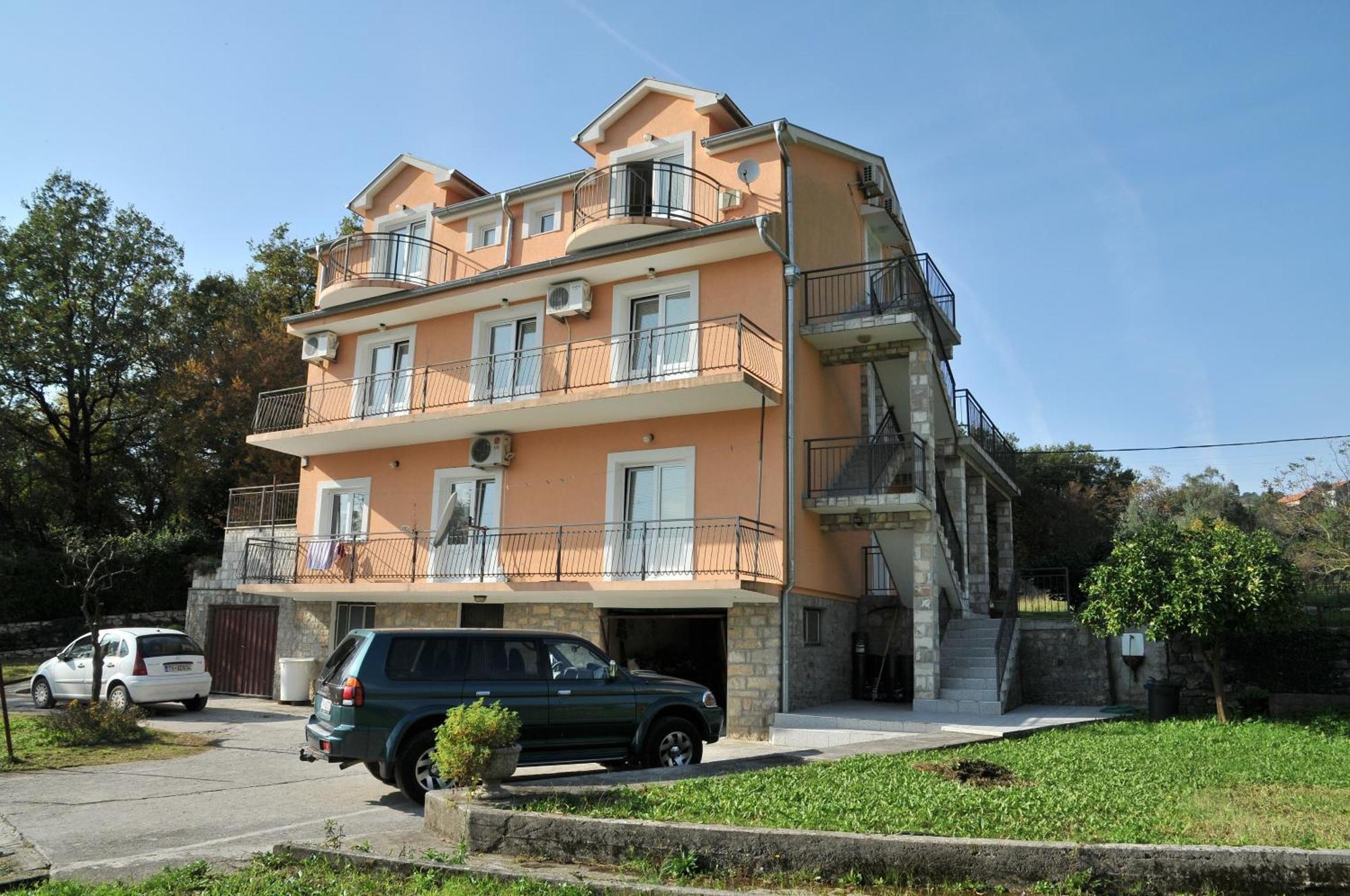 Apartments Pelle Тиват Екстериор снимка