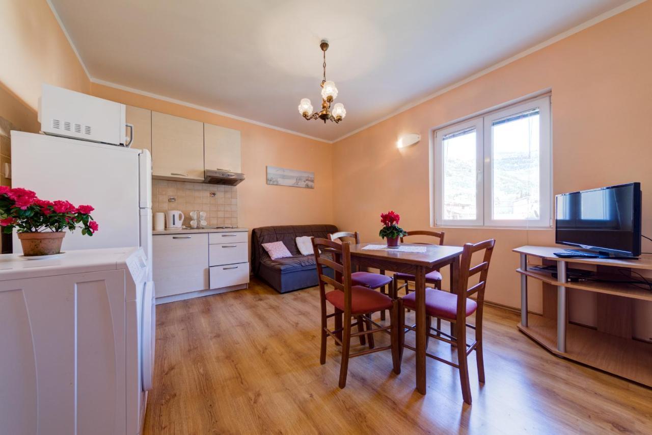 Apartments Pelle Тиват Екстериор снимка